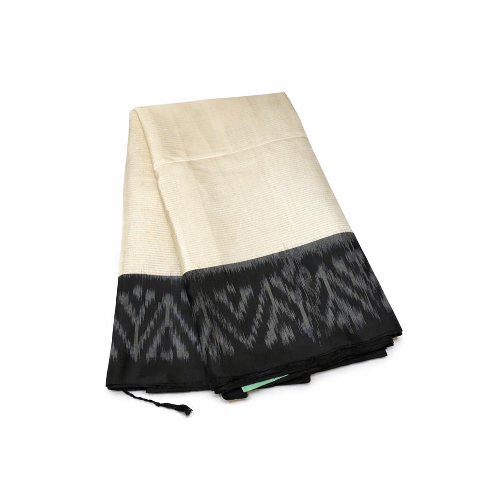 Classic Black and Beige Kanchipuram Silk Saree with Vairaoosi pattern for all over the body